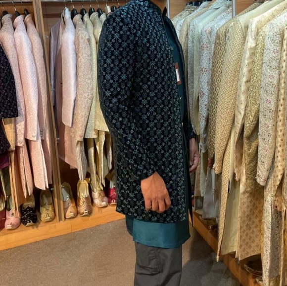 Indian men sherwani - Picture 2 of 11